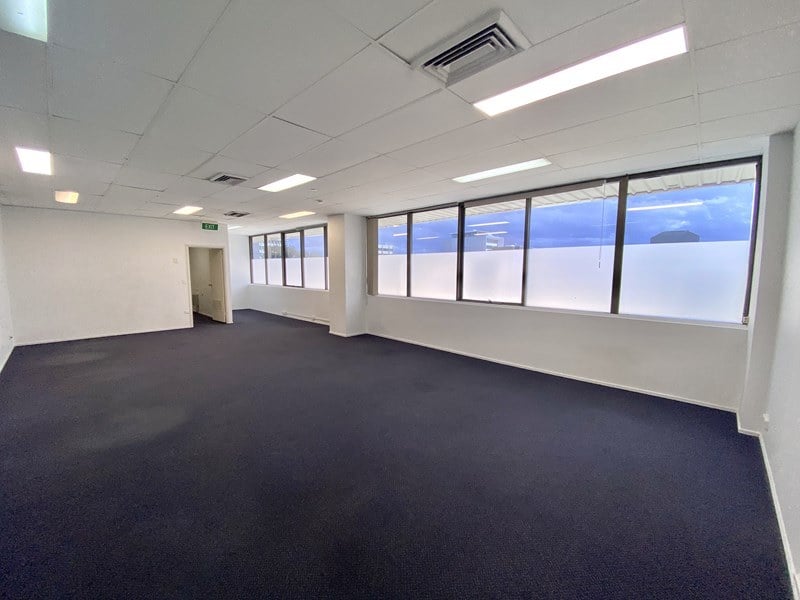 Suite 4/126 Scarborough Street, Southport, QLD 4215 - Property 218393 - Image 1