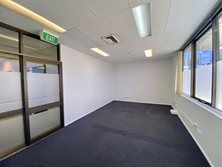 Suite 4/126 Scarborough Street, Southport, QLD 4215 - Property 218393 - Image 4