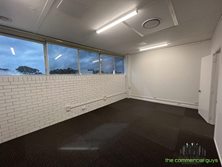Lvl 1, S2/137 Sutton St, Redcliffe, QLD 4020 - Property 424645 - Image 3