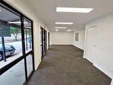 1/229 Junction Road, Cannon Hill, QLD 4170 - Property 425442 - Image 6