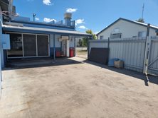 25 Rutherford St, Monto, QLD 4630 - Property 430587 - Image 4