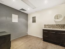 Suite 13, 97 Poinciana Avenue, Tewantin, QLD 4565 - Property 437566 - Image 4